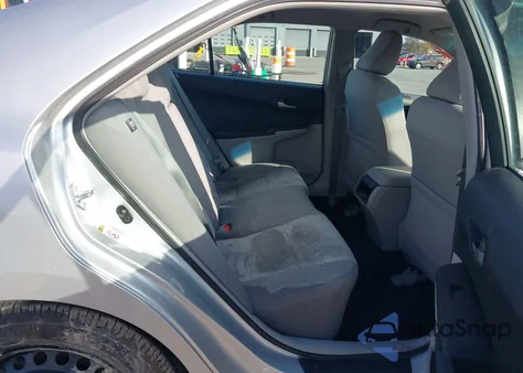 2012 Toyota Camry Le z USA, uszkodzony, nr VIN 4T4BF1FK3CR230460